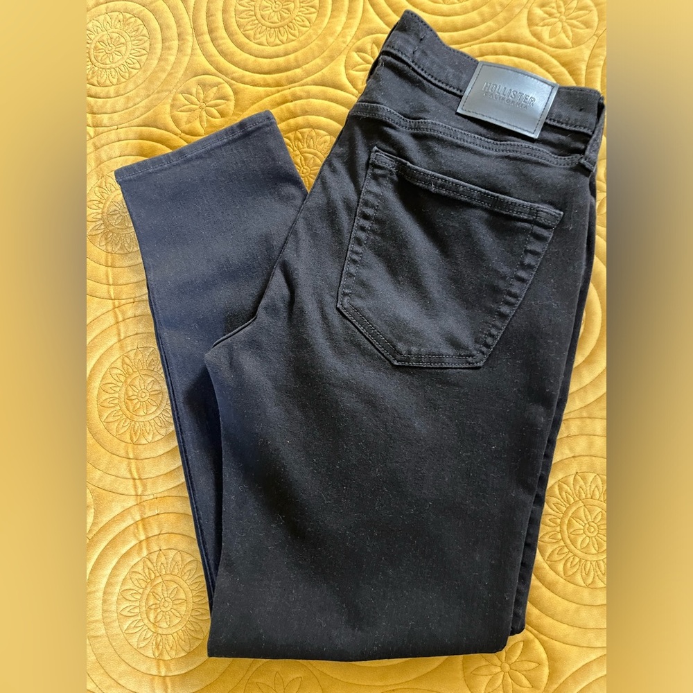 Hollister black no fade athletic skinny fit